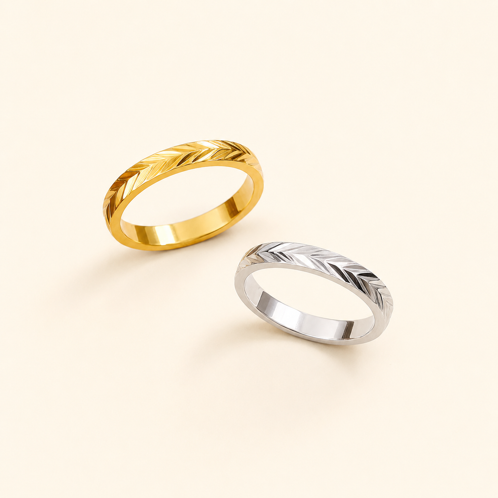 Engraved Laurel Gold Band Ring