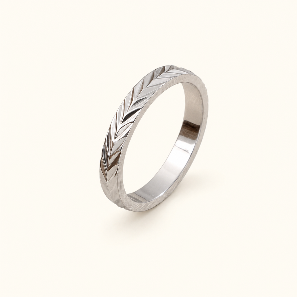 Engraved Laurel Gold Band Ring