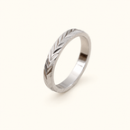 Engraved Laurel Gold Band Ring