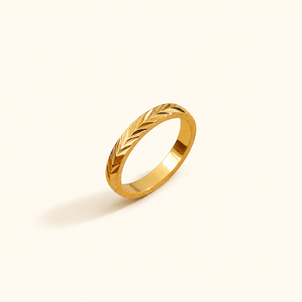 Engraved Laurel Gold Band Ring