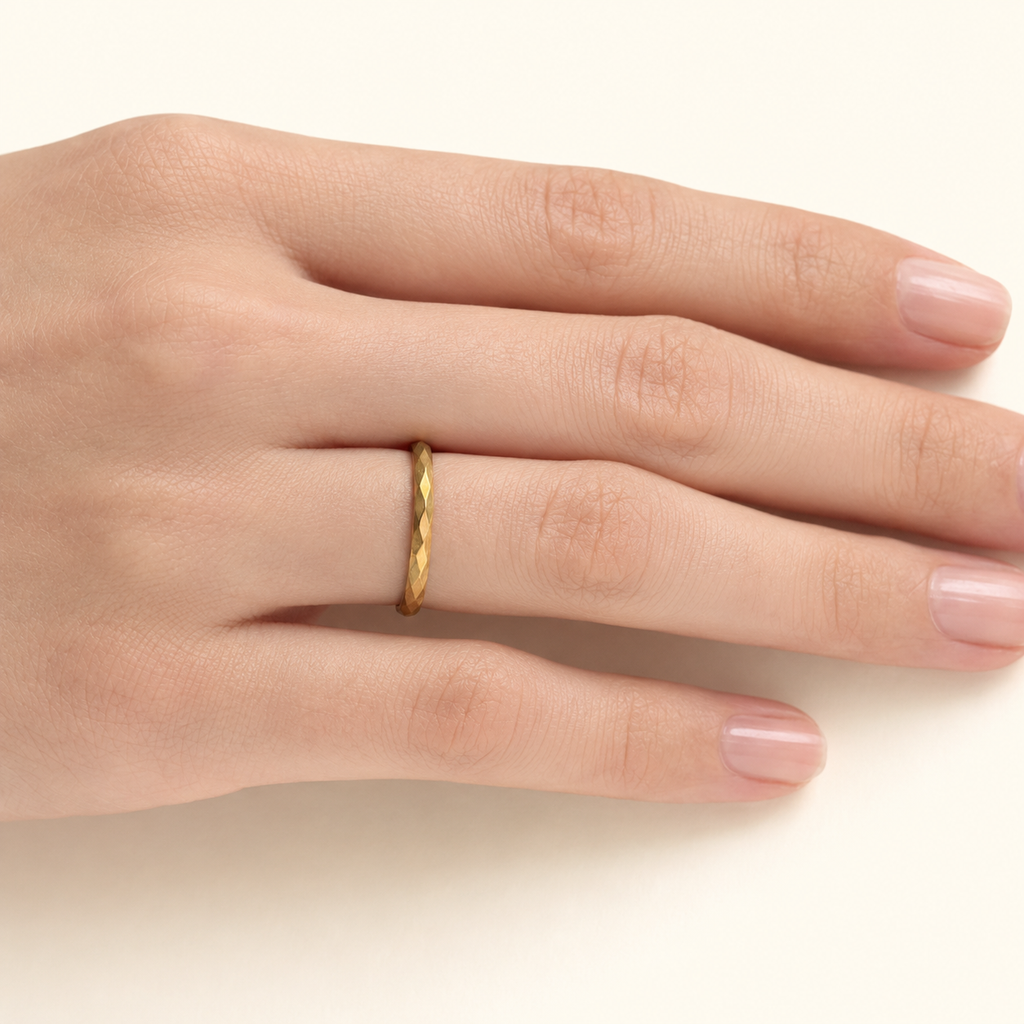Engraved Laurel Gold Band Ring